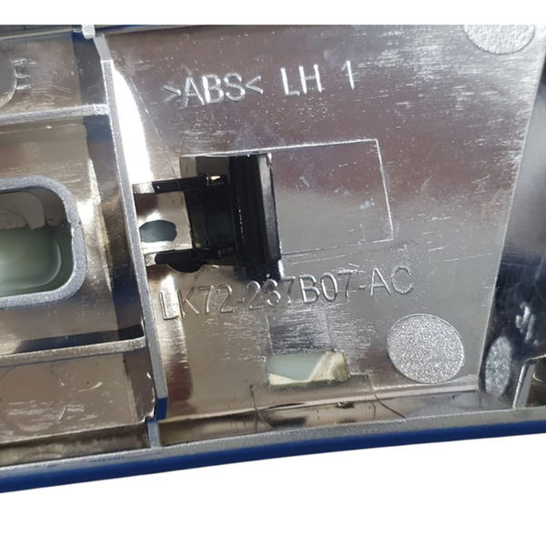 Acabamento Puxador Porta Tras Esq Lr Discovery Sport 2022 - Traseira - Direita - Prateado