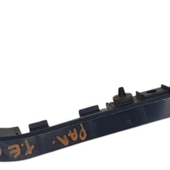 Guia Parachoque Traseiro Esquerdo Lr Discovery Sport 2022