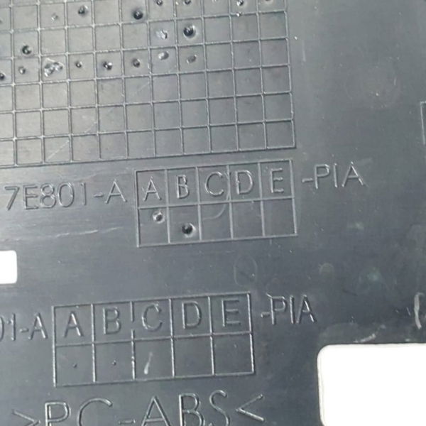 Suporte Parachoque Tras Esq Lr Discovery Sport 2022