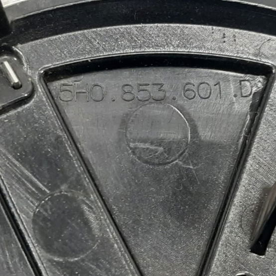 Emblema Da Grade Frontal Vw T-cross 2021 - Preto