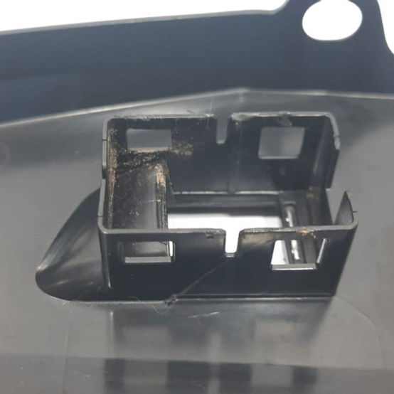 Moldura Botão Do Vidro Dianteiro Direito Bmw X3 2022