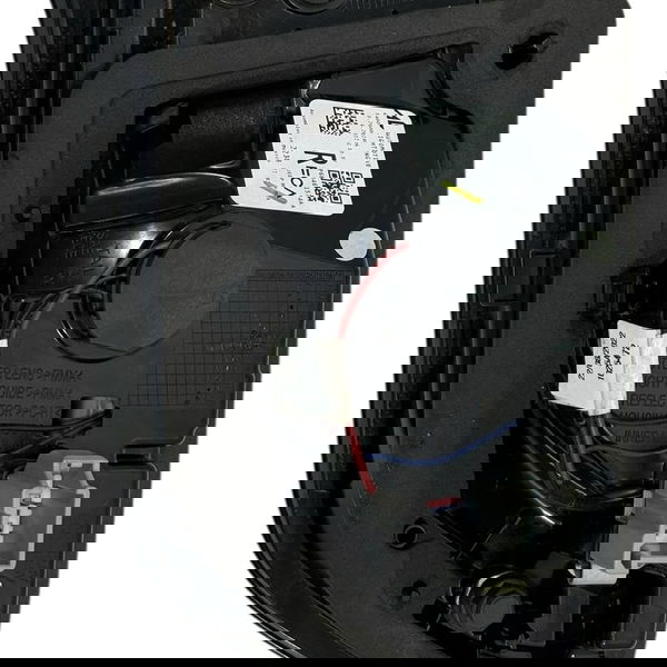 Lanterna Tampa Direita Jeep Compass 2023 Direito/passageiro Preto