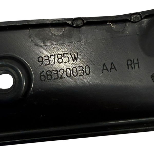 Moldura Direita Tampa Traseira Jeep Compass 2023