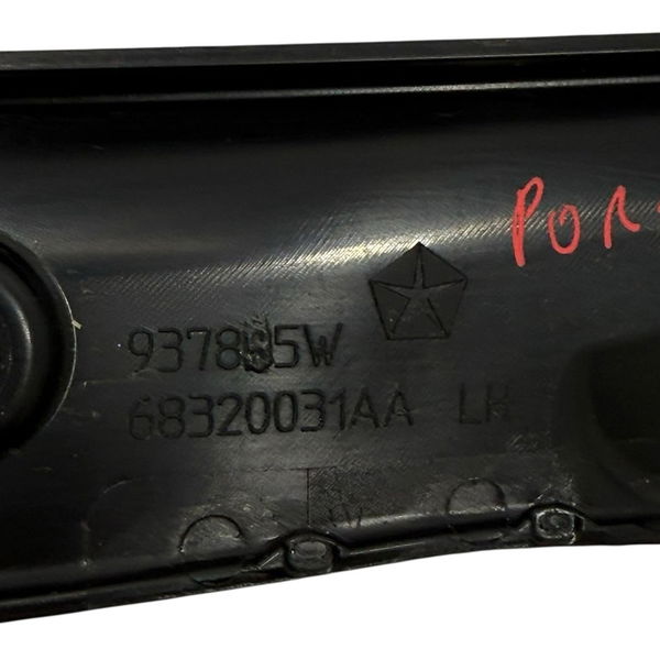 Moldura Esquerda Tampa Traseira Jeep Compass 2023 Preto