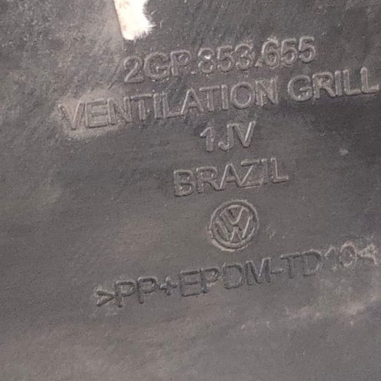 Grade Frontal Volkswagen T Cross 2021 (detalhe) Preto Brilhante