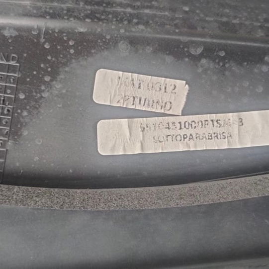 Churrasqueira Parabrisa Jeep Compass 2023