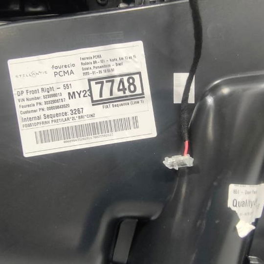 Forro Porta Dianteiro Direito Jeep Compass 2023 (detalhe)