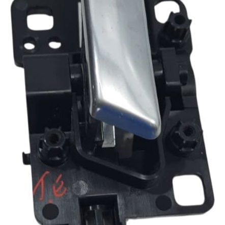 Maçaneta Interna Traseira Esquerda Land Rover Defender 2020 - Prateado - Traseira