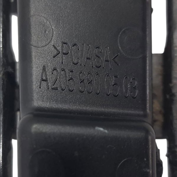 Guia Parachoque Traseiro Mercedes C200 2016