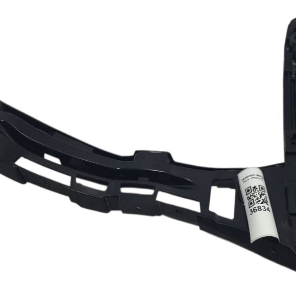 Guia Parachoque Traseiro Esquerdo C200 2016