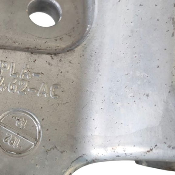 Suporte Amortecedor Lado Direito Range Rover Sport Hse 2020