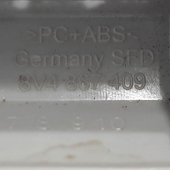 Moldura Acabamento De Porta Dianteira Direita Audi A3 2018 Cinza