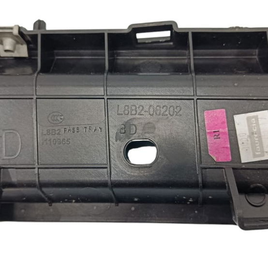 Suporte P/ Acabamento Lado Dir Land Rover Defender 2.0 2020 Preto Animal Print