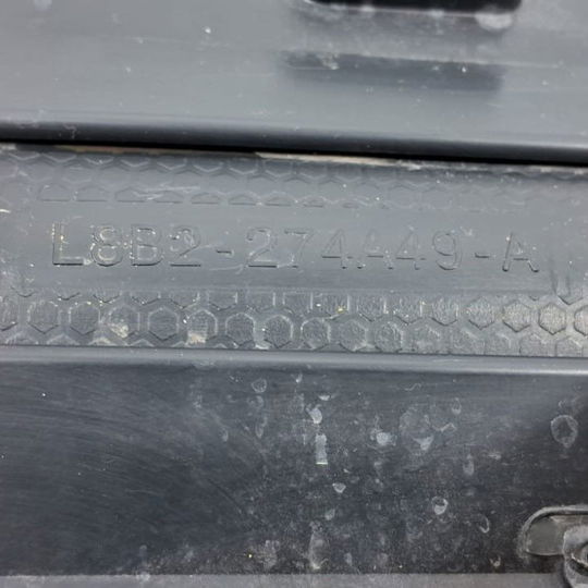 Moldura Porta Tras Esq Land Rover Defender 2.0 2020 Preto