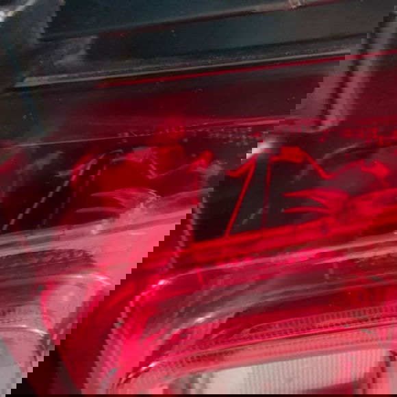 Lanterna Traseira Direita Range Rover Defender 2020 (detalhe Direito/passageiro Vermelho