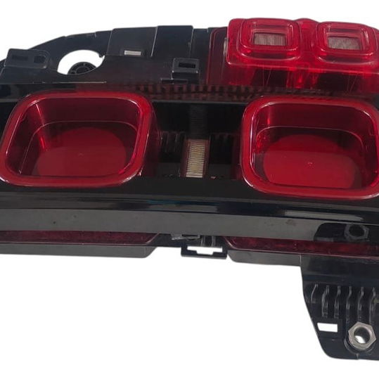 Lanterna Traseira Direita Range Rover Defender 2020 (detalhe Direito/passageiro Vermelho