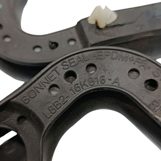 Borracha Vedação Capô Land Rover Defender 2.0 2020 Preto