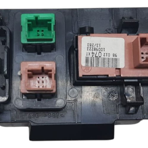 Botão Abertura Tanque E Porta-mala Citroen C4 2014 Preto