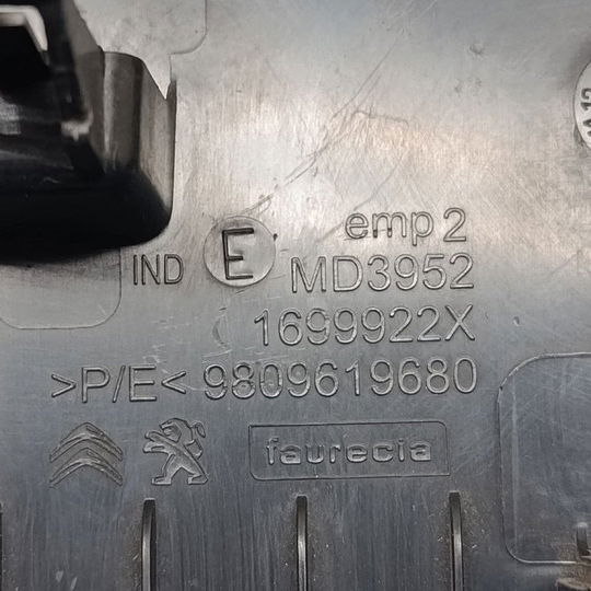 Acabamento Do Cinto De Segurança Tras Peugeot 3008 2018 - Preto