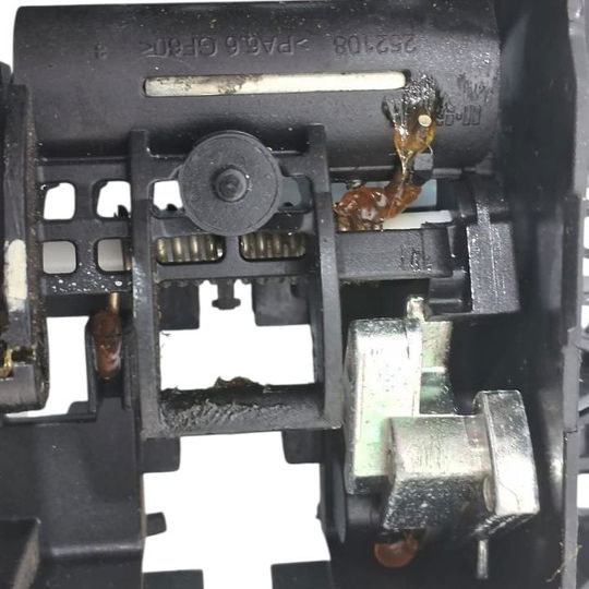 Suporte Maçaneta Dianteira Esquerda Jeep Renegade T270 2023 Preto