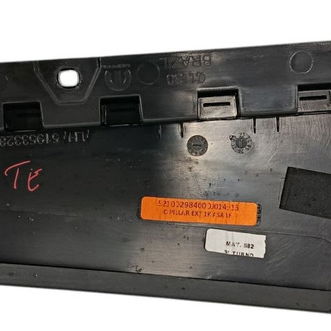 Moldura Acabamento Porta Traseira Esq Jeep Renegade T27 2023 Preto