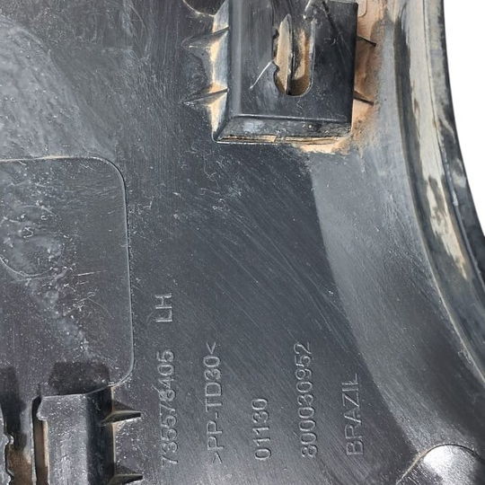 Moldura Paralama Traseiro Esquerdo Jeep Renegade T270 2023 - Preto