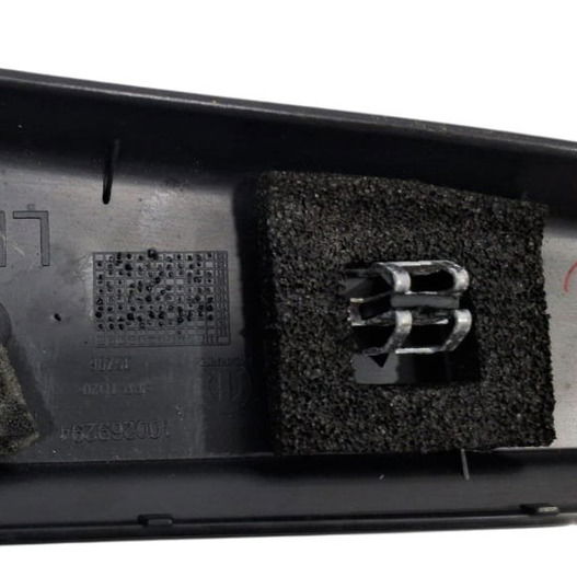 Acabamento Porta Traseira Esquerda Jeep Renegade T270 2023 - Traseira - Esquerda - Preto