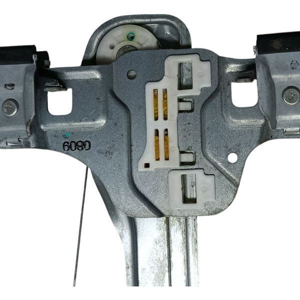 Máquina De Vidro Traseira Esquerda Gm Chevrolet Tracker 2014