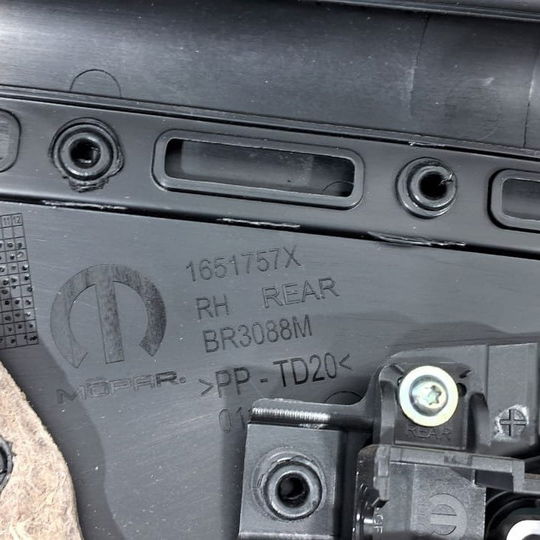 Forro Porta Traseiro Direito Jeep Renegade T270 2023