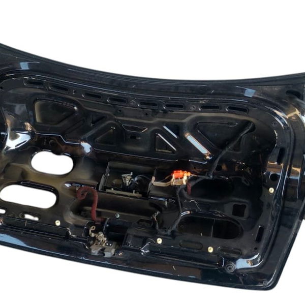 Tampa Traseira Porta Malas Volkswagen Bora 2005 (detalhe) Preto