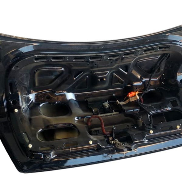 Tampa Traseira Porta Malas Volkswagen Bora 2005 (detalhe) Preto