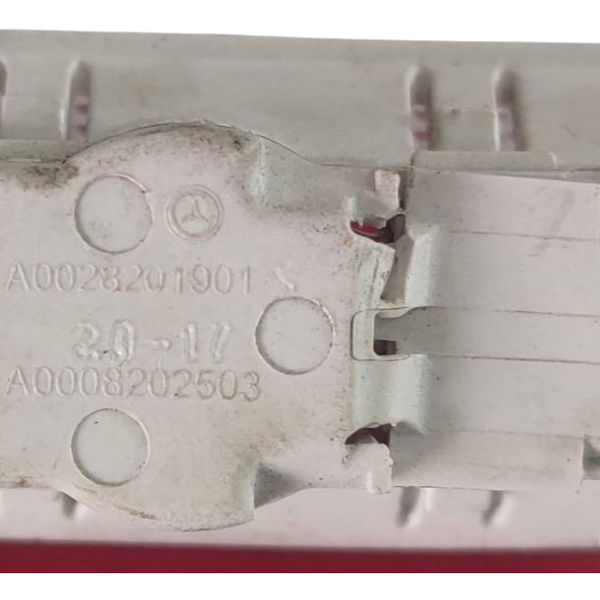 Luz Cortesia Forração Porta Mercedes A200 2016