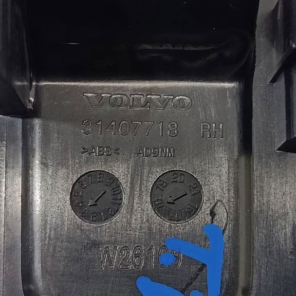 Botão Vidro Elétrico Traseiro Direito Volvo Xc40 2018 2.0