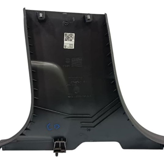 Acabamento Coluna Inferior Direita Volvo Xc40 2018 2.0 Preto