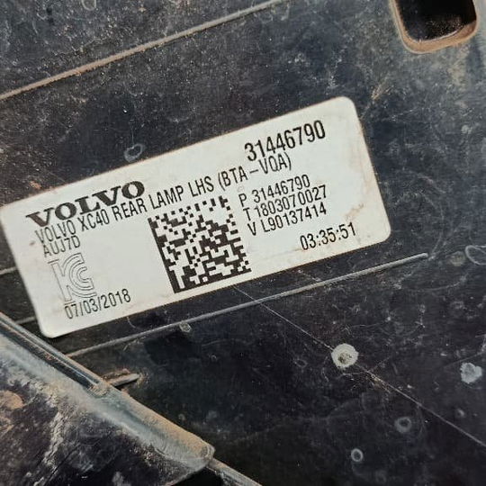 Lanterna Traseira Esquerda Volvo Xc40 2018 2.0 Esquerdo/motorista Vermelho
