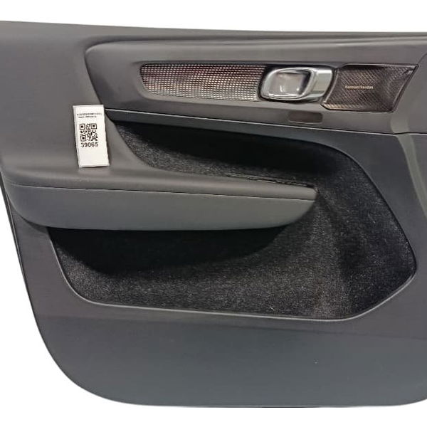 Forro Porta Dianteiro Esquerdo Volvo Xc40 2018 2.0 Preto