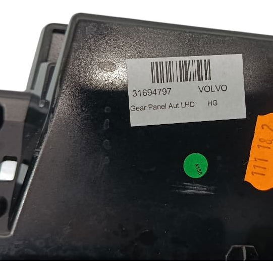 Acabamento Mold. Console Central Black Piano Volvo Xc40 2018 - Preto