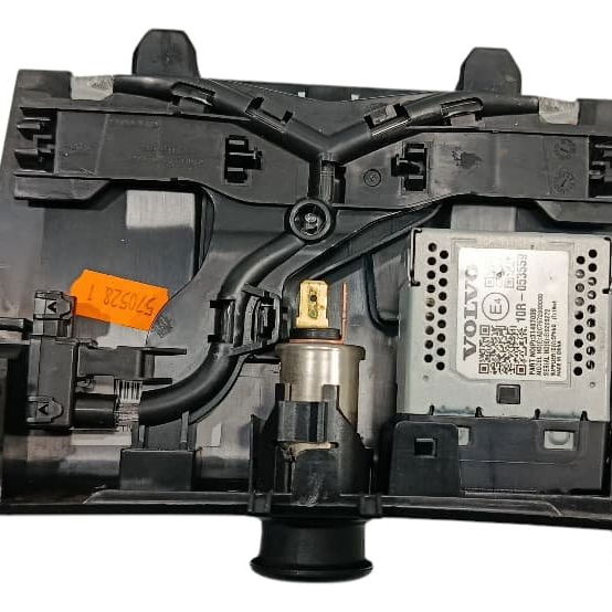 Moldura Com Tomada 12v Volvo Xc40 2018 2.0 - Preto