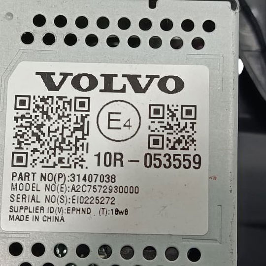 Moldura Com Tomada 12v Volvo Xc40 2018 2.0 - Preto