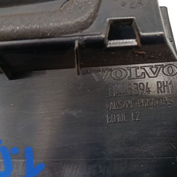 Moldura Black Piando Porta Traseira Direita Volvo Xc40 2018 Preto