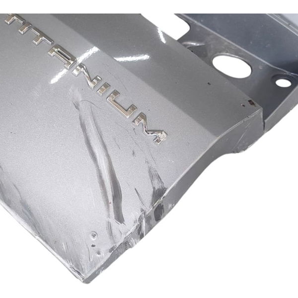 Aplique Tampa Tras Porta Malas Ford Territory 2025 (detalhe) Prateado