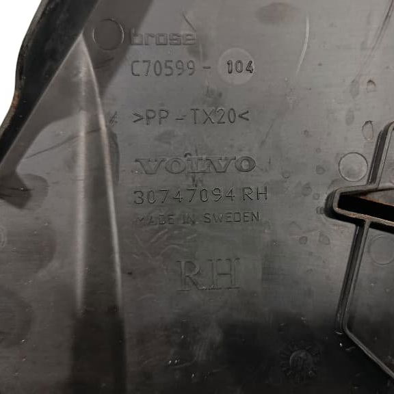 Suporte Fechadura Dianteira Direita Volvo Xc40 2018 2.0