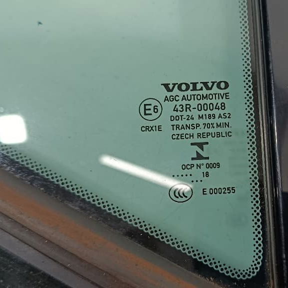 Vidro Fixo Traseiro Direito Volvo Xc40 2018 2.0