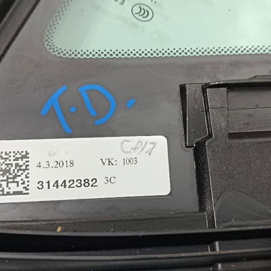 Vidro Fixo Traseiro Direito Volvo Xc40 2018 2.0