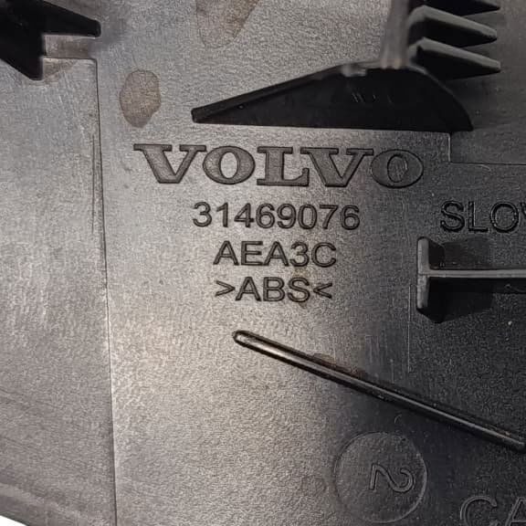 Tampa Console Lado Esquerdo Volvo Xc40 2018 2.0