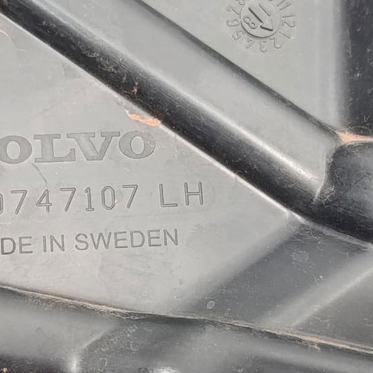 Moldura Fechadura Porta Traseira Esquerda Xc40 2018 2.0