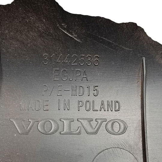 Moldura Acabamento Coluna Inferior Volvo Xc40 2018 2.0