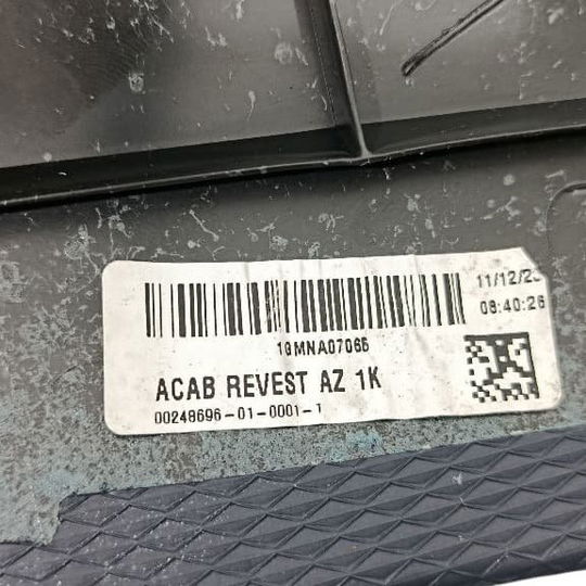 Acabamento Moldura Central Painel Chevrolet Tracker 1.2 2023 Preto