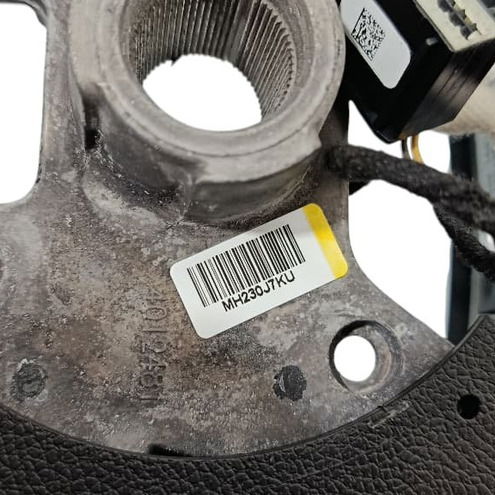 Volante Multifuncional Tracker Chevrolet 1.2 2023 Preto