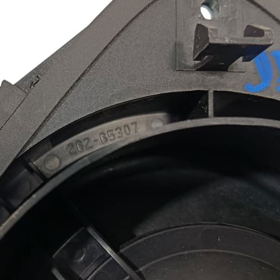 Alto Falante Porta Chevrolet Tracker 1.2 2023 Cinza-escuro